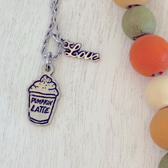 NECKLACE Pumpkin Latte 🧡W/Love Accent ~ NWT - Picture 1 of 8